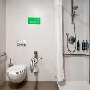 Habitación Adaptada para Personas de Movilidad Reducida con Cama Queen